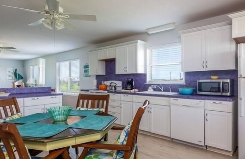 Galveston House | BAY HARBOR BIG HOUSE