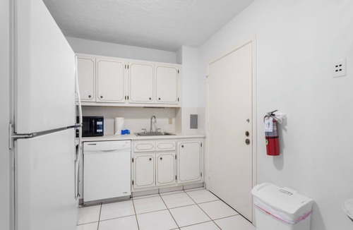 Bay Harbor Islands Apartment | BAY HARBOR SUNSET 2B