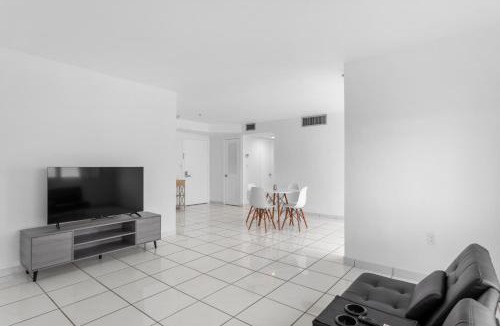 Bay Harbor Islands Apartment | Bay Harbor Sunset Apt 4B