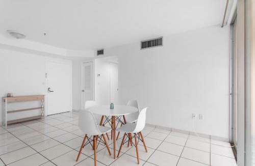 Bay Harbor Islands Apartment | Bay Harbor Sunset Apt 4B