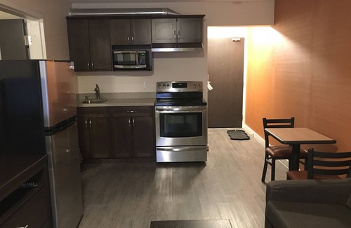 Neepawa Hotel | Bay Hill Inns & Suites, Neepawa