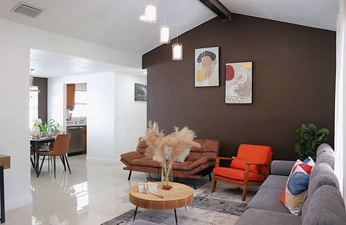 Bearss Plaza House | Bay House Getaway