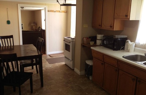 Latchford Hotel | Bay Lake Inn (Frontiersman Motel)