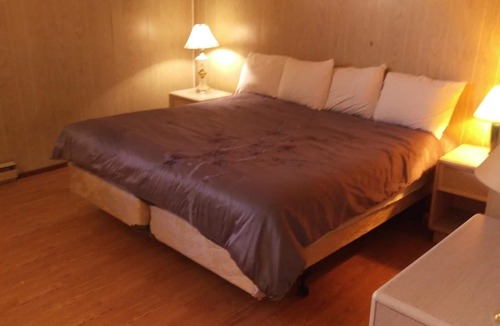 Latchford Hotel | Bay Lake Inn (Frontiersman Motel)