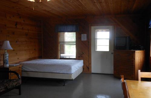 Bridgeport Resort | Bay Landing Camping Resort Cabin 14