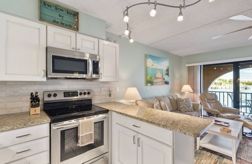 Englewood Condo | Bay Life - Waterfront - Walk to beach and restaurants - Dock your boat