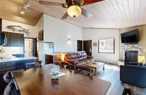 Whitefish Apartment | Bay Point Hillside 15D