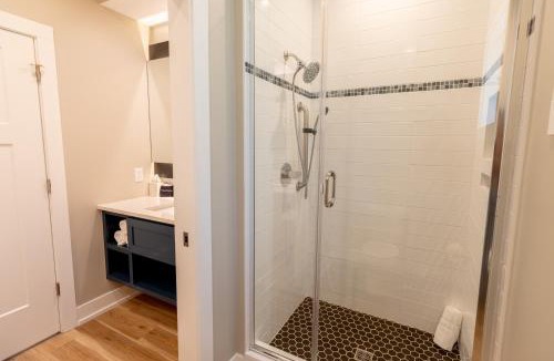 Shelbyville Resort | Bay Pointe Inn