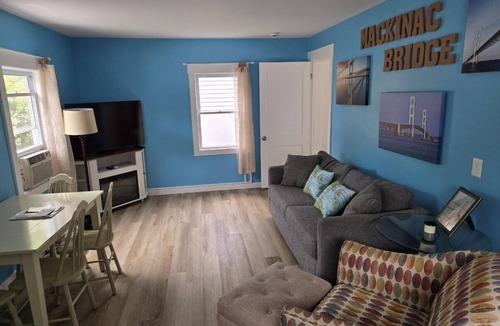 Frankfort Hotel | Bay Port Lodging