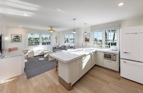 Balboa Peninsula Hotel | Bay Shores Peninsula Hotel