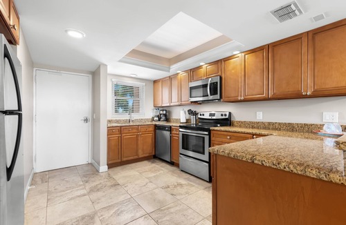 Indian Shores Condo | BAY SHORES YACHT AND TENNIS CLUB 207 RENOVATED AND ACROSS THE STREET FROM BEACH