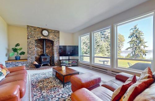 Oak Harbor House | Bay to Baker