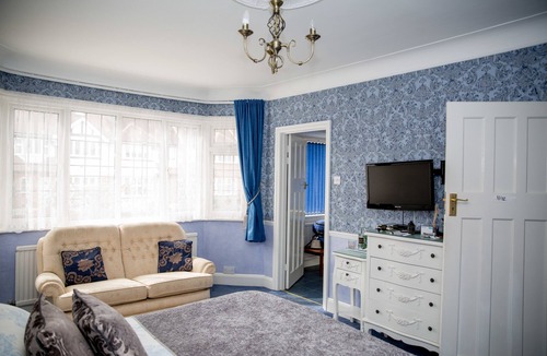 Arnos Grove Bed & Breakfast | Bay Tree House B&B