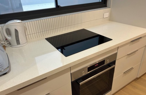 St Leonards Apartment | Bay view apartment