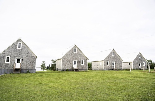 Brackley Beach Ski Chalet | Bay View Country Cottage #2