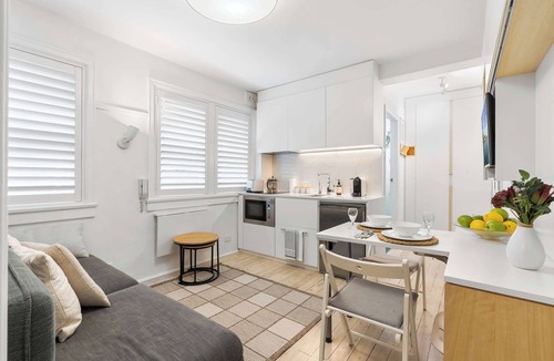 Rushcutters Bay Apartment | Bay View in Rushcutters Bay