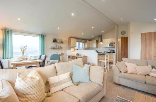 Borth House | Bay View Lodge, Brynowen