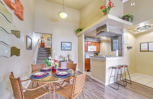 Galveston Condo | Bay View, Pool Access: Romantic Galveston Retreat!