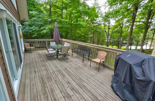 Rideau Lakes House | Bay View | Private Rideau Canal Retreat in Chaffey's Lock