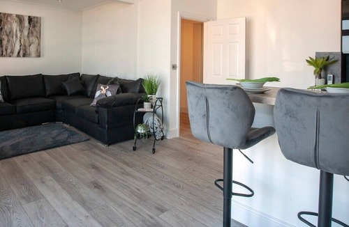 Westbrook Apartment | Bay View - Seaside Escape