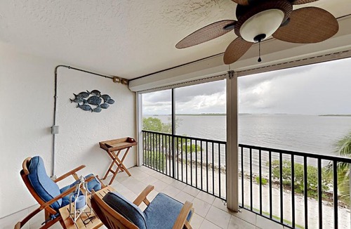Punta Rassa Apartment | Bay View Tower 233 Sanibel Harbour Resort