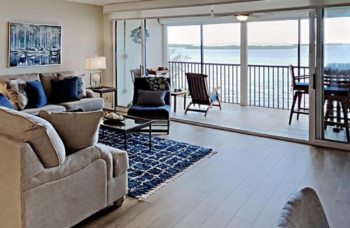 Punta Rassa Apartment | Bay View Tower 233 Sanibel Harbour Resort