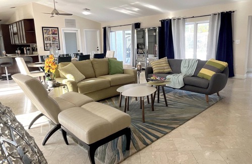 Coral Heights Villa | BAY VIEW VILLA 8 GUESTS POOL WIFI GARAGE