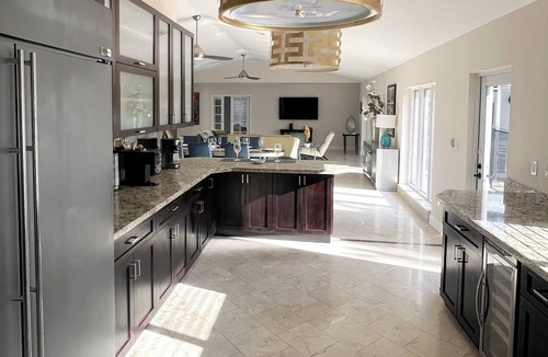 Coral Heights Villa | BAY VIEW VILLA 8 GUESTS POOL WIFI GARAGE