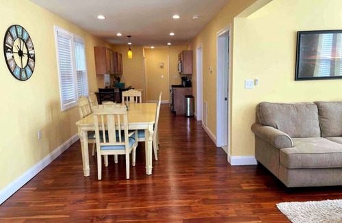 Ventnor City House | Bay view-walk to beach/boards/restaurants, parking