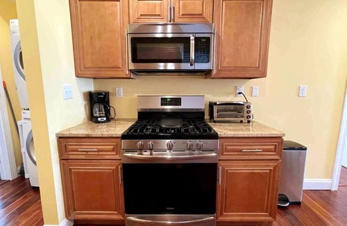 Ventnor City House | Bay view-walk to beach/boards/restaurants, parking