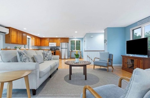 Campground Landing Cottage | Bay Views and Panoramic Sunsets!