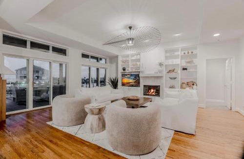 Jamaica Beach House | Bay Views, Cozy Family Stay, Near Beach