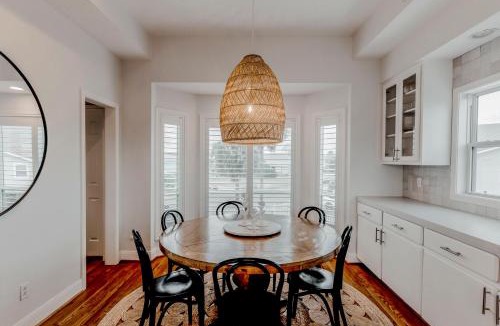 Jamaica Beach House | Bay Views, Cozy Family Stay, Near Beach