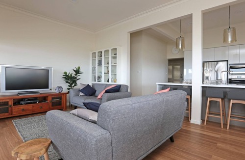 McCrae House | BAY VIEWS ON BROWNE MCCRAE