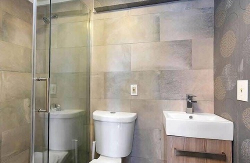 Bay Village Apartment | Bay VIllage Suite, Ready To Host!