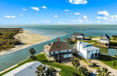 Terramar Beach House | Bay Vista- NEW LISTING in Terramar Beach, 4 BR 3 BA, Boat slip home