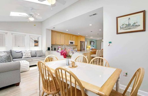 Bethany Beach Condo | Bayberry Woods condo W/shared pool, high-speed WiFi & central AC - near beach