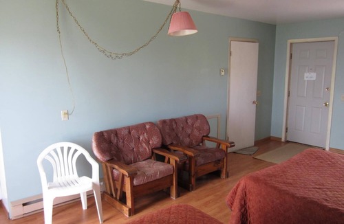 Pocologan Hotel | Baybreeze Restaurant and Motel