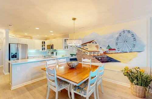 Heron Harbour Isle Condo | Bayfront, 3rd-floor condo with great deck, sunset view, pool, piers & central AC