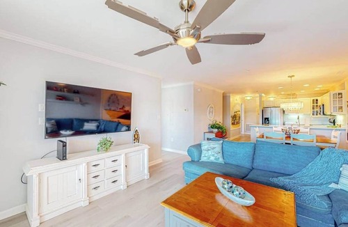 Heron Harbour Isle Condo | Bayfront, 3rd-floor condo with great deck, sunset view, pool, piers & central AC