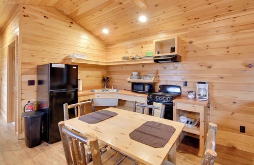 North Rose Cabin | Bayfront Cabin 4: Docks & Access to Lake Ontario!