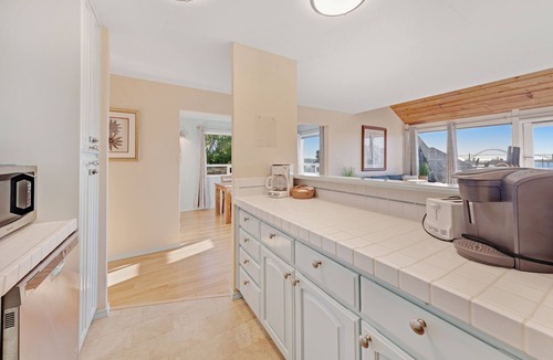 Newport Condo | Bayfront Condo with Spectacular Views & a Shared Gym