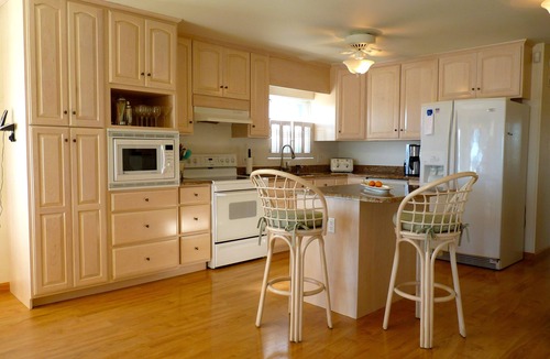 Milford House | Bayfront Cottage with Spectacular Views