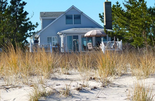 Milford House | Bayfront Cottage with Spectacular Views