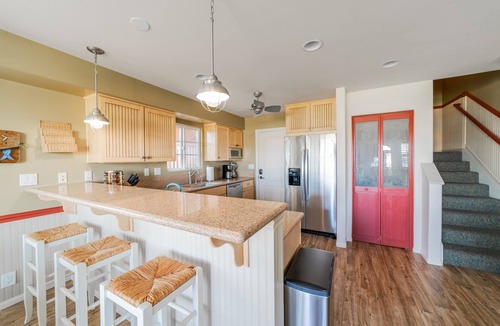 Mission Beach House | Bayfront Dreams - Bay Views, Garage, Boardwalk & Patio