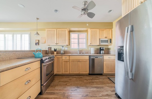 Mission Beach House | Bayfront Dreams - Bay Views, Garage, Boardwalk & Patio