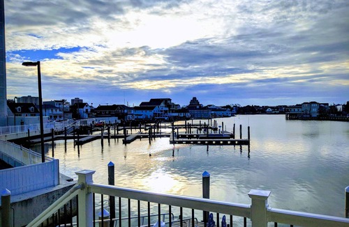 Ventnor City House | Bayfront family friendly home with Elevator!