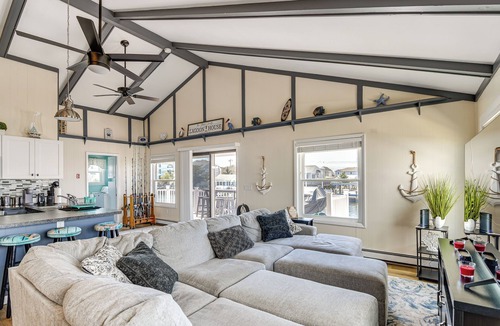 Forked River House | Bayfront Home w/Boat Dock & Deck in Forked River