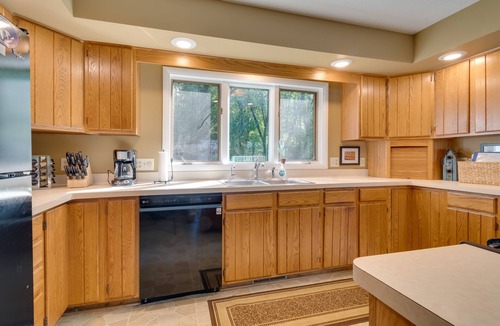 Wolcott House | Bayfront Home w/Dock & Deck in Wolcott!