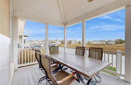 Heron Harbour Isle House | Bayfront home with WiFi, fireplace, & pool